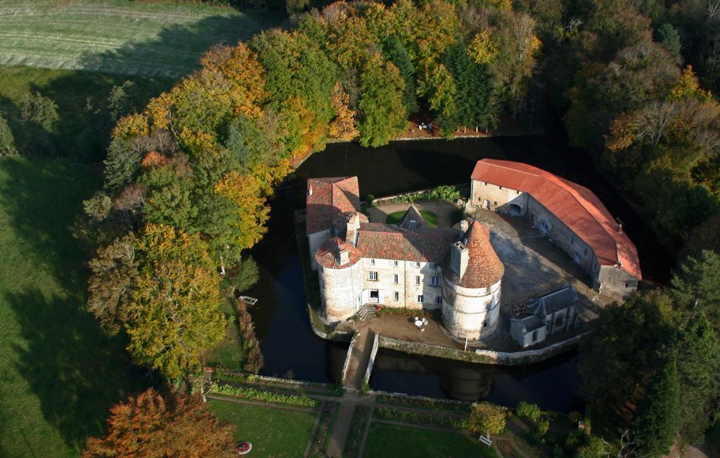 La Loge Du Chateau Saint-Dier-dʼAuvergne Εξωτερικό φωτογραφία